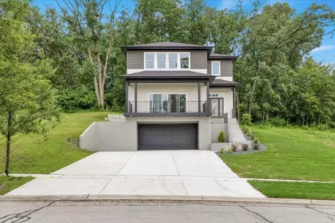 105 Northfield Dr, Minooka, IL 60447