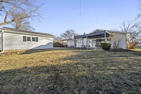 670 Edgemont Ln, Hoffman Estates, IL 60169 photo 5