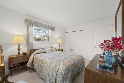 670 Edgemont Ln, Hoffman Estates, IL 60169 photo 19