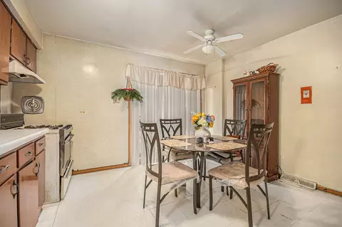Dining - 936 E 84th Pl #A, Chicago, IL 60619 photo 2 of 2