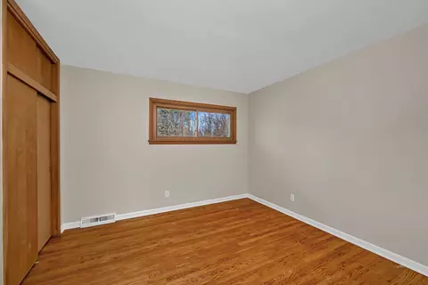 Bedroom - 423 Maple Dr, Morris, IL 60450 photo 3 of 3