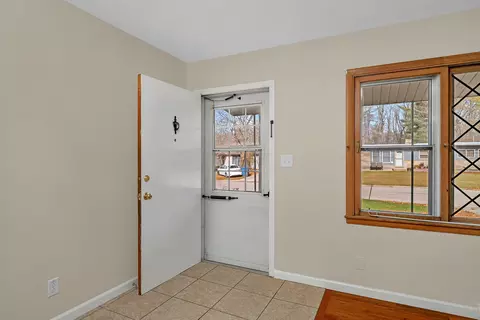Entry Way - 423 Maple Dr, Morris, IL 60450 photo 1 of 2