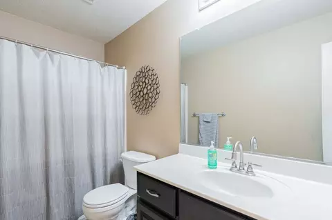Bath - 1000 Drayton St, Normal, IL 61761 photo 2 of 2
