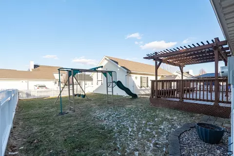 Exterior - 1000 Drayton St, Normal, IL 61761 photo 7 of 9