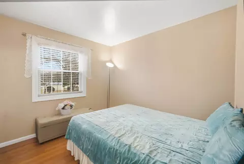 Bedroom - 1332 Alpine Ct #1332, Wheeling, IL 60090 photo 5 of 6