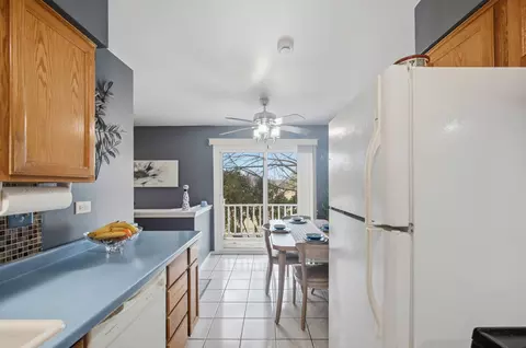 Kitchen - 1332 Alpine Ct #1332, Wheeling, IL 60090 photo 1 of 2