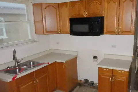 Kitchen - 524 E 90th St, Chicago, IL 60619 photo 1 of 2