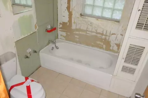 Bath - 524 E 90th St, Chicago, IL 60619 photo 2 of 2