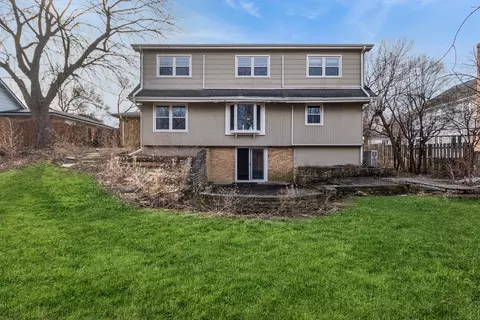 Exterior - 902 E Main St, Barrington, IL 60010 photo 2 of 3
