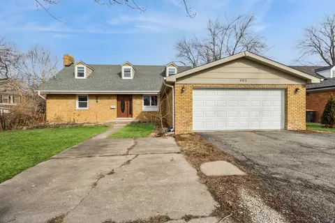 902 E Main St, Barrington, IL 60010