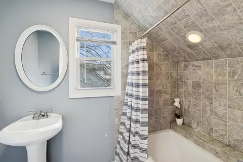 Bath - 902 E Main St, Barrington, IL 60010 photo 2 of 3