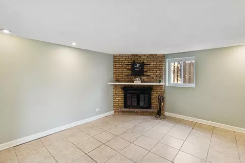 Living - 902 E Main St, Barrington, IL 60010 photo 5 of 5