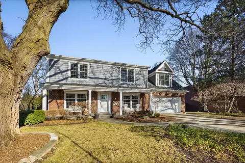 1419 Blackthorn Dr, Glenview, IL 60025