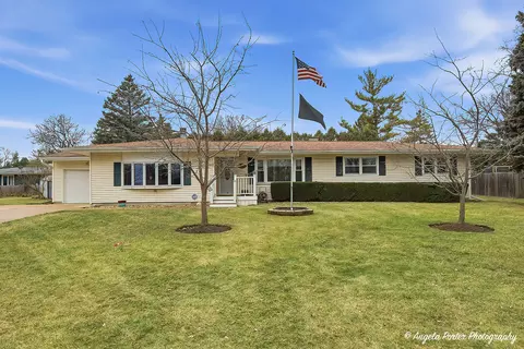 4807 Paulsen St, Mchenry, IL 60051