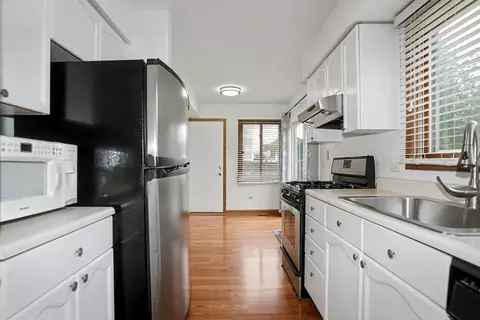 Kitchen - 1410 Misthaven Ln, Elgin, IL 60123 photo 1 of 2