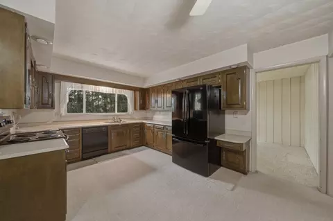 Kitchen - 604 Hillandale Ct, Morrison, IL 61270 photo 1 of 2