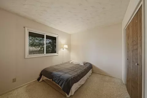 Bedroom - 604 Hillandale Ct, Morrison, IL 61270 photo 2 of 6