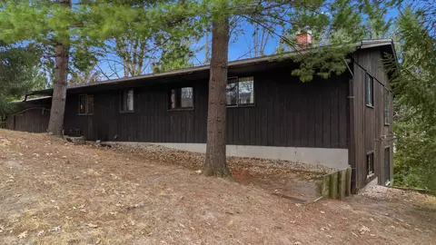 Exterior - 604 Hillandale Ct, Morrison, IL 61270 photo 4 of 13