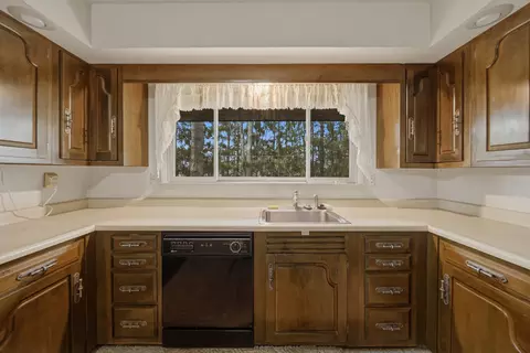 Kitchen - 604 Hillandale Ct, Morrison, IL 61270 photo 2 of 2