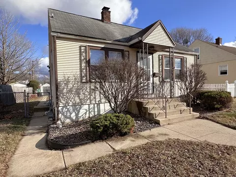 530 S Tanner Ave, Kankakee, IL 60901