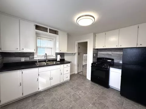 Kitchen - 530 S Tanner Ave, Kankakee, IL 60901 photo 1 of 2
