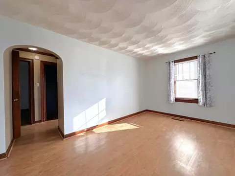 Living - 530 S Tanner Ave, Kankakee, IL 60901 photo 1 of 3