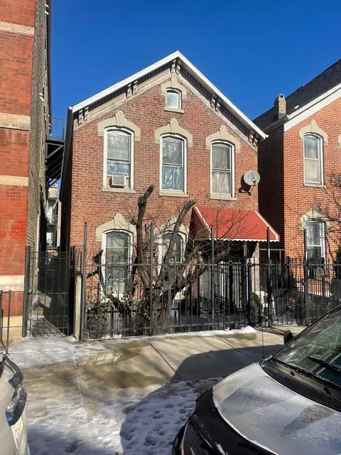 1320 W 18th Pl, Chicago, IL 60608