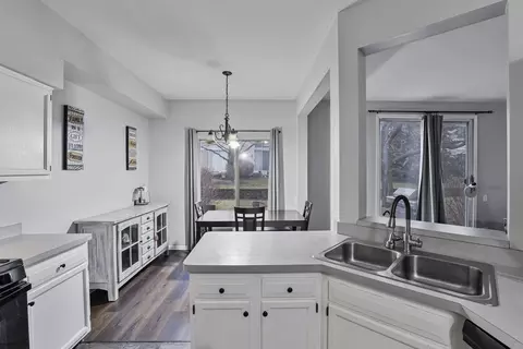 Kitchen - 1627 Spaulding Rd, Bartlett, IL 60103 photo 2 of 4
