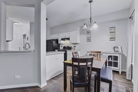 Dining - 1627 Spaulding Rd, Bartlett, IL 60103 photo 2 of 2