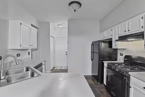 Kitchen - 1627 Spaulding Rd, Bartlett, IL 60103 photo 4 of 4