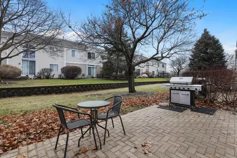 Exterior - 1627 Spaulding Rd, Bartlett, IL 60103 photo 2 of 3