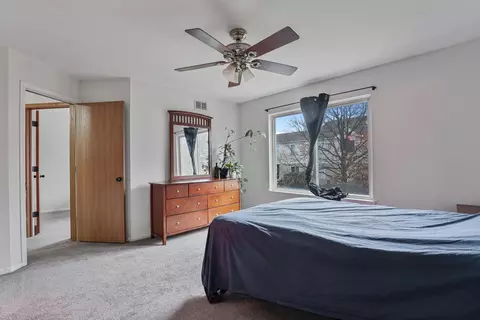 Bedroom - 1627 Spaulding Rd, Bartlett, IL 60103 photo 2 of 4