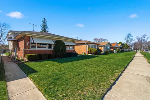 14114 S Saginaw Ave, Burnham, IL 60633