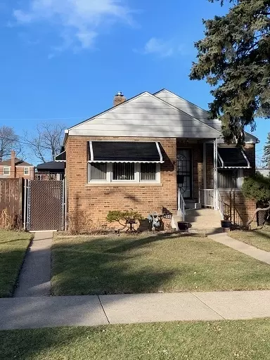 4001 Adams St, Bellwood, IL 60104