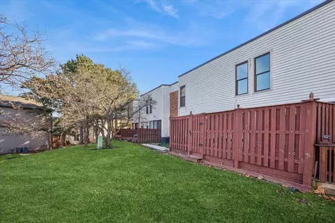 Exterior - 368 Willow Tree Ct, Hoffman Estates, IL 60169 photo 4 of 4