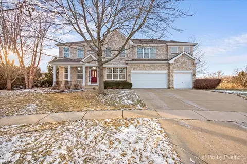 7 Birchwood Ct, Lake In The Hills, IL 60156