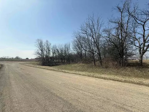 5246 N Timber Ridge Rd, Lena, IL 61048