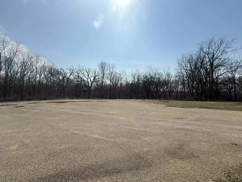 9718 W Royal Oaks Ct, Lena, IL 61048