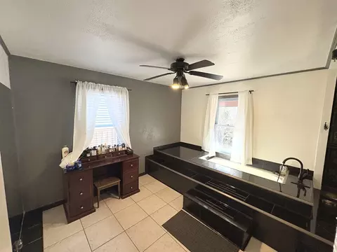 631 Bent St, Elgin, IL 60120 photo 32