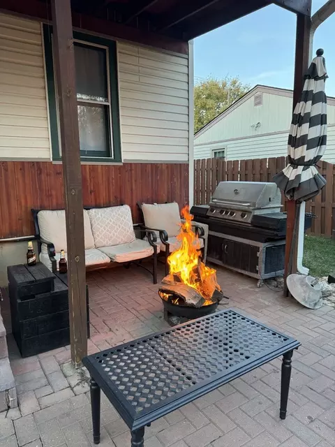 631 Bent St, Elgin, IL 60120 photo 5