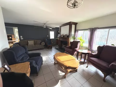 631 Bent St, Elgin, IL 60120 photo 13