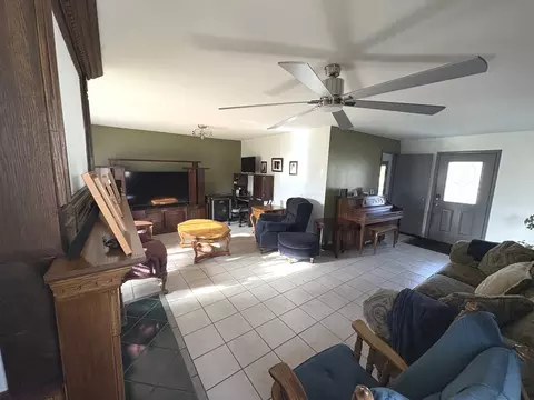 631 Bent St, Elgin, IL 60120 photo 11