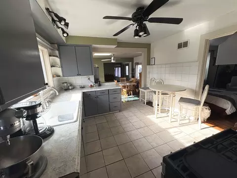 631 Bent St, Elgin, IL 60120 photo 27