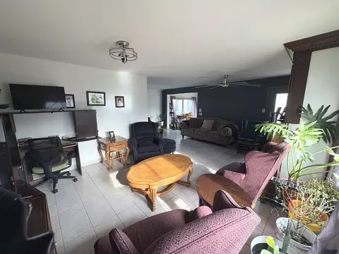 631 Bent St, Elgin, IL 60120 photo 16