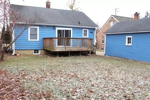 Exterior - 689 Bent St, Elgin, IL 60120 photo 6 of 6