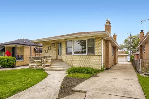 8531 S Tripp Ave, Chicago, IL 60652