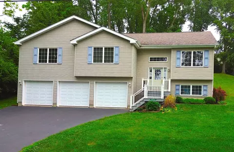 38815 N Broadway Ave, Antioch, IL 60002