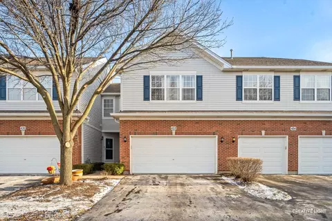 422 Merlot Ct, Oswego, IL 60543