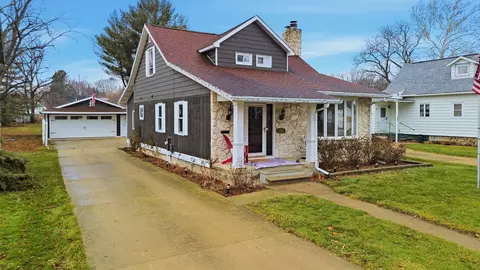 705 Institute Blvd, Dixon, IL 61021