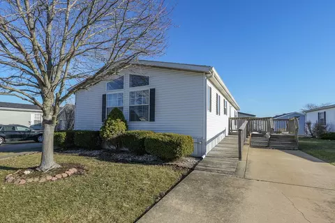 81 Sugar Ct, Manteno, IL 60950